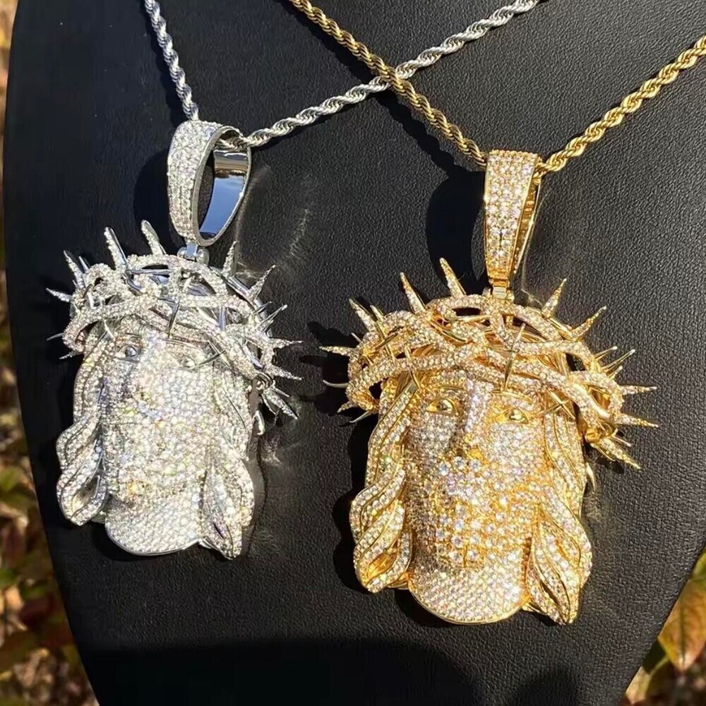 Jesus Pendant With 24 Inch Rope - Picture 3 of 6